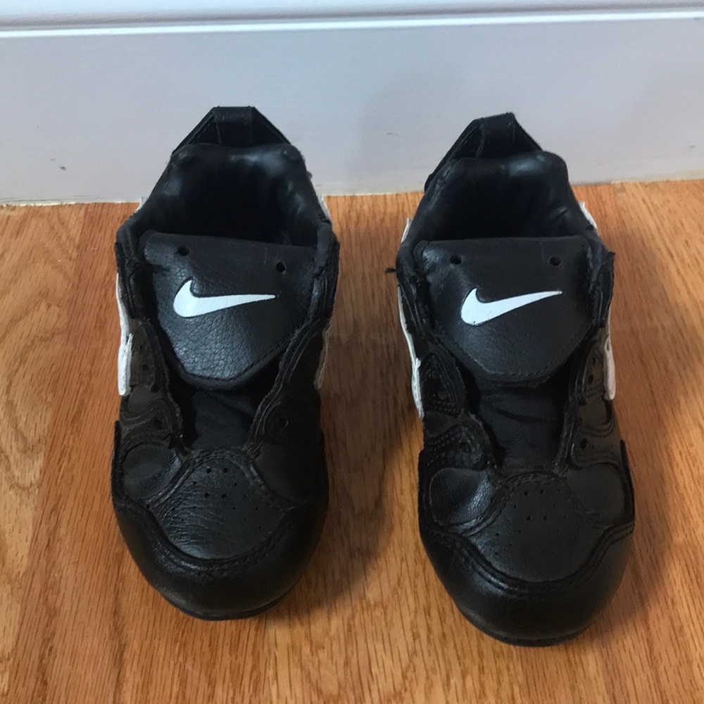 10C toddler Nike soccer cleats